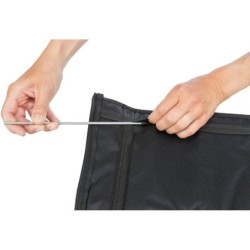 Mata do samochodu 0,65 x 1,45 m, wąska, z panelami bocznymi, czarno/ beżowa